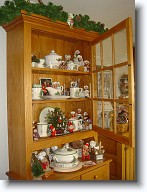 DSC02061 * The kitchen hutch holds some of our Christmas dishes. * The kitchen hutch holds some of our Christmas dishes. * 960 x 1280 * (328KB)
